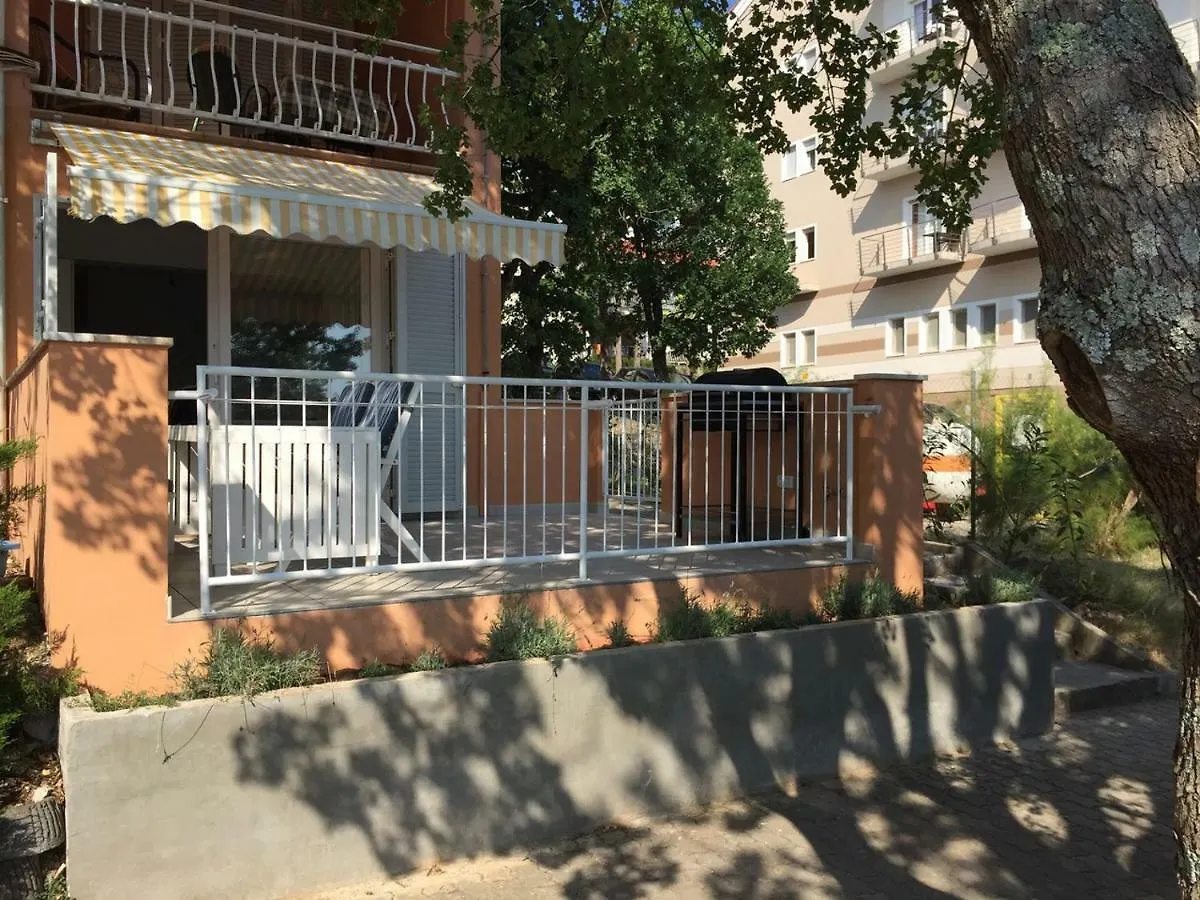 Apartments Selce