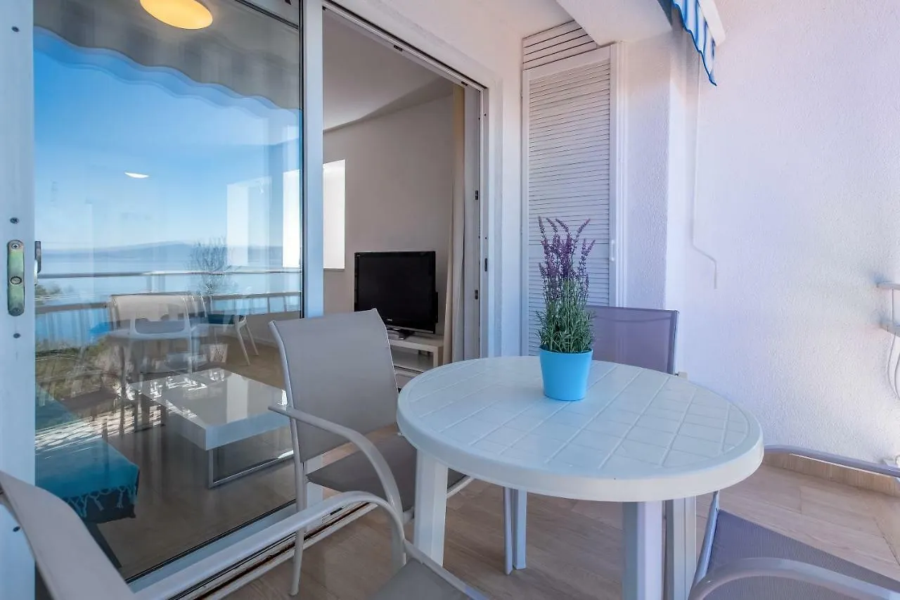 Apartments Selce 0*,