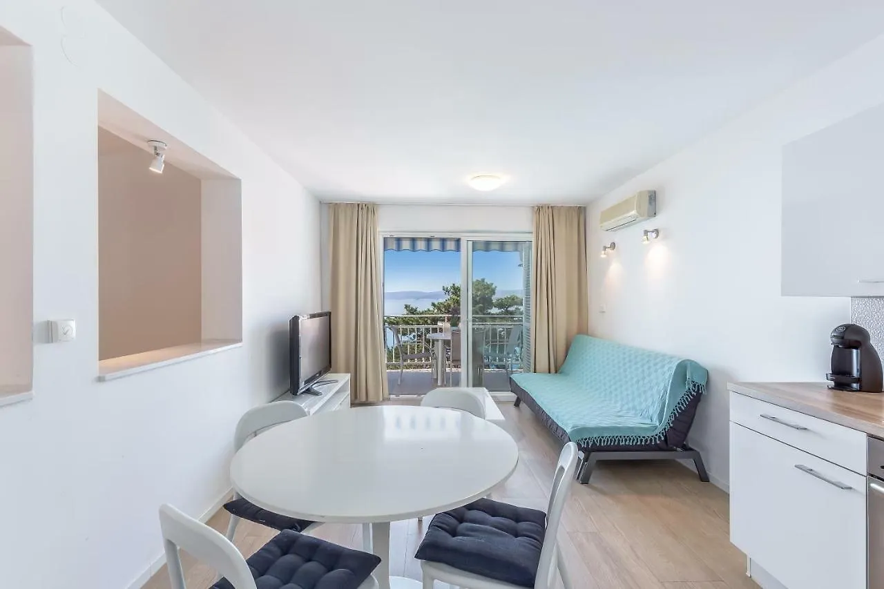 Apartments Selce 0*,