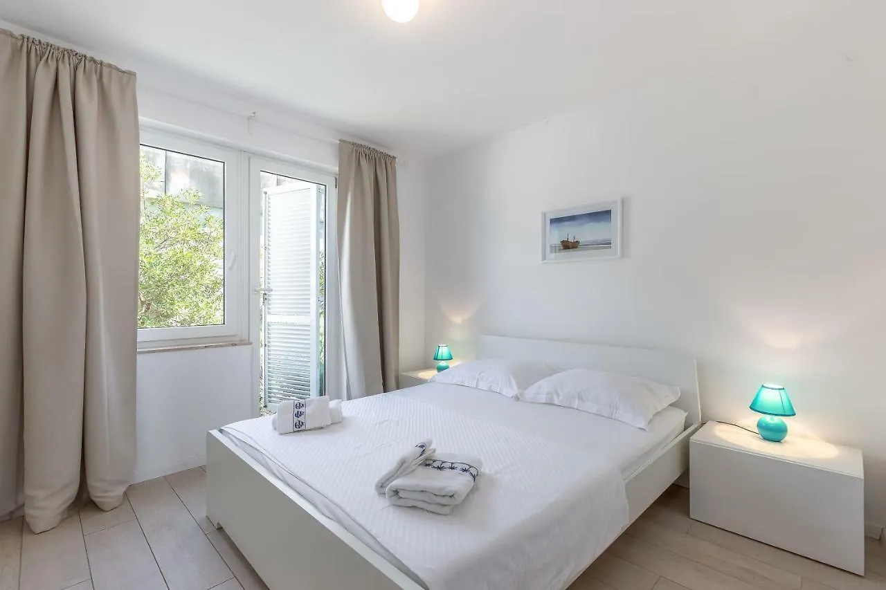 Apartments Selce